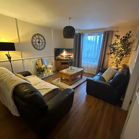 Spacious 3 Bedroom Flat Close To City Center Dalneigh Esterno foto
