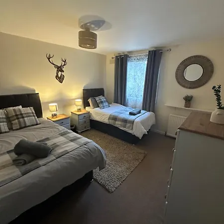 Spacious 3 Bedroom Flat Close To City Center Dalneigh Esterno foto