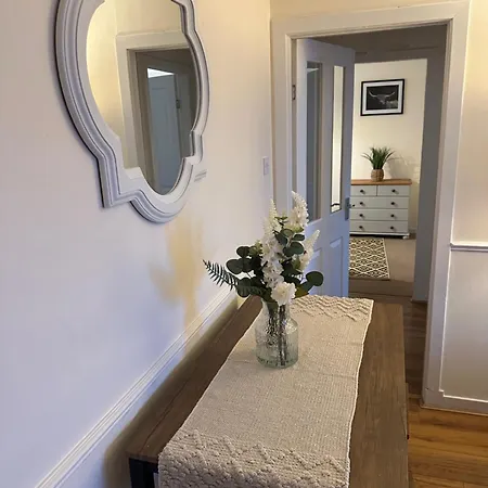 Spacious 3 Bedroom Flat Close To City Center Dalneigh Esterno foto