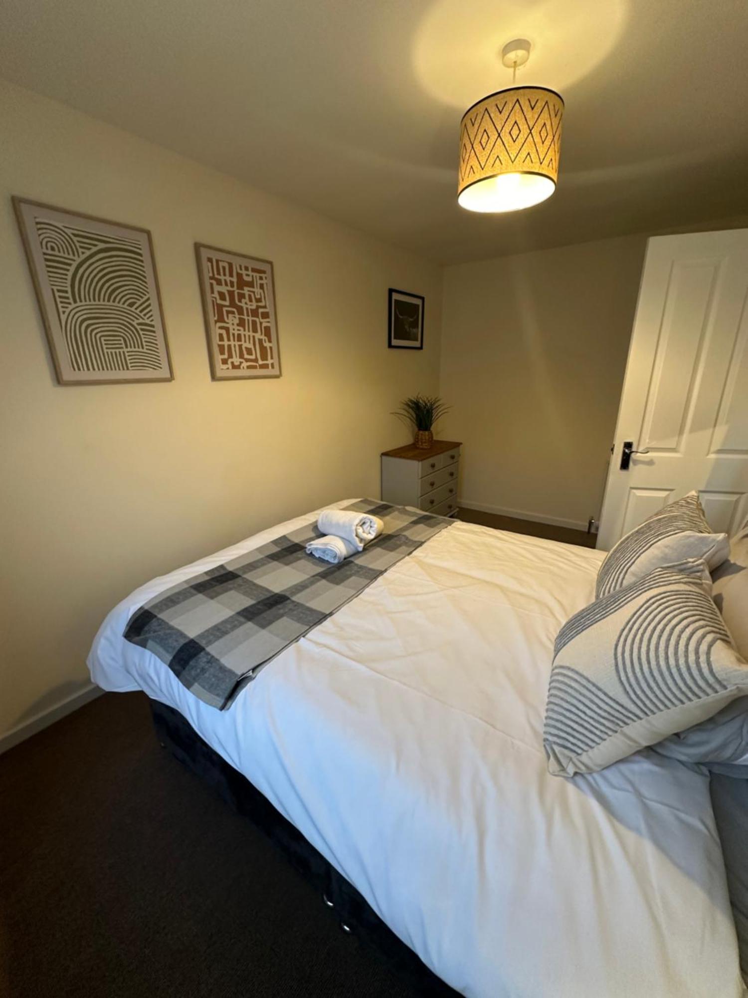 Apartment Spacious 3 Bedroom Flat Close To Center Dalneigh