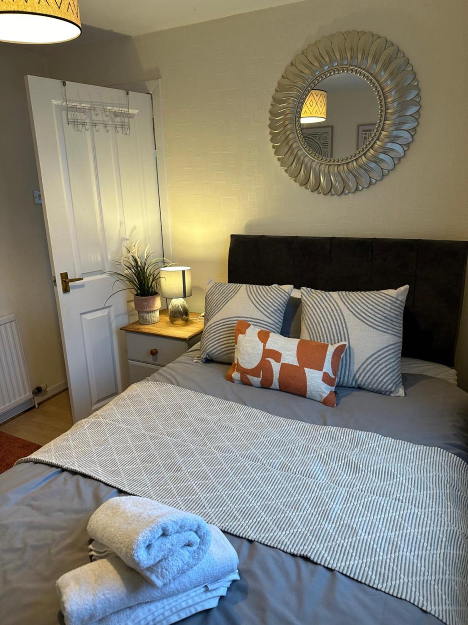 Spacious 3 Bedroom Flat Close To Center * Dalneigh